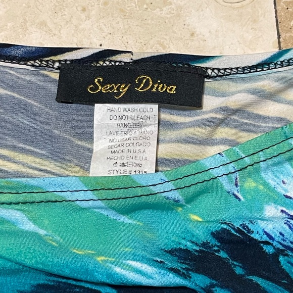 Colorful Long Sleeve Dress - Picture 2 of 3